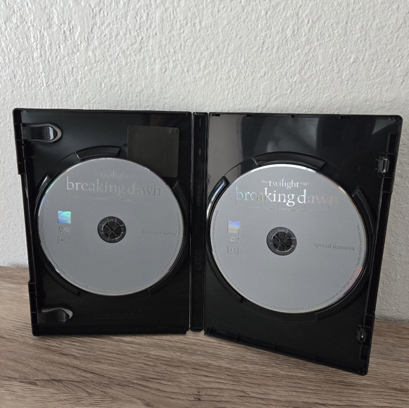 TWILIGHT Breaking Dawn Part 1 DVDs 📀 - Picture 2 of 5